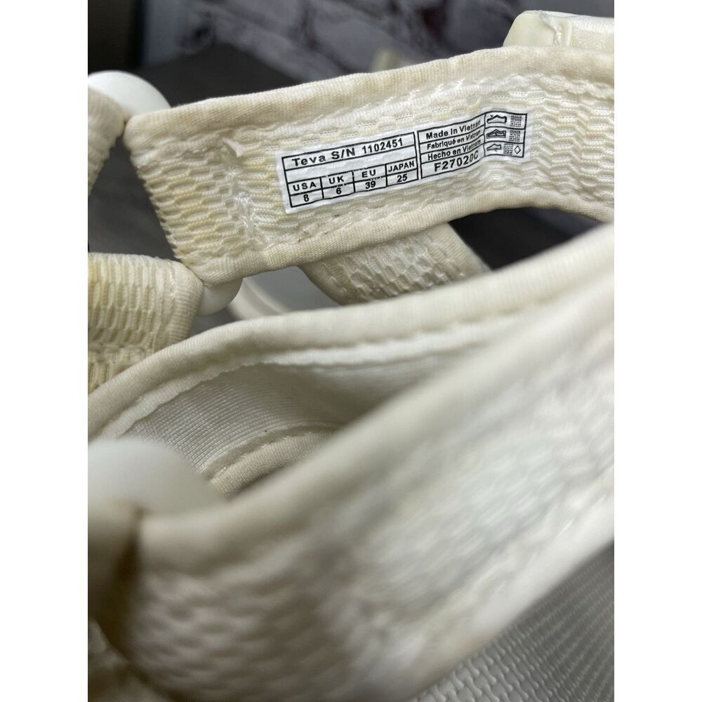 Teva Flatform Universal Mesh Platform Sandals Whi… - image 5